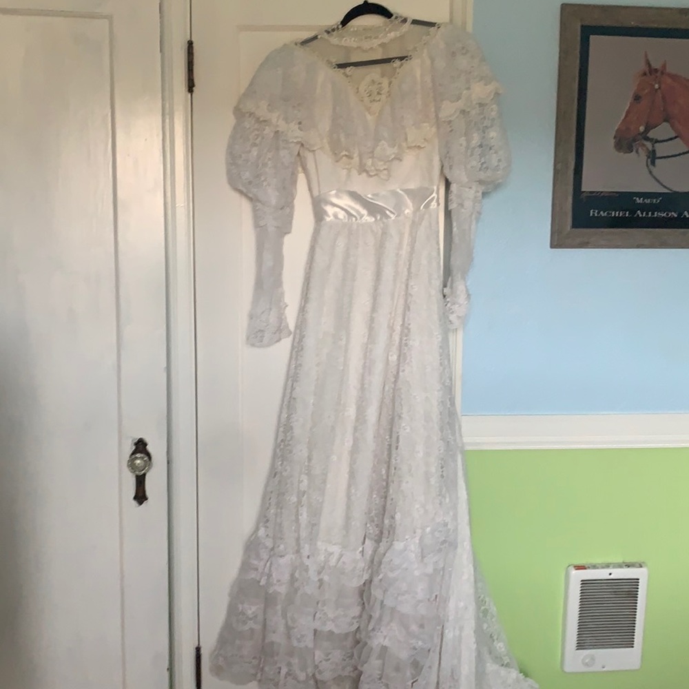 Vintage wedding dress
